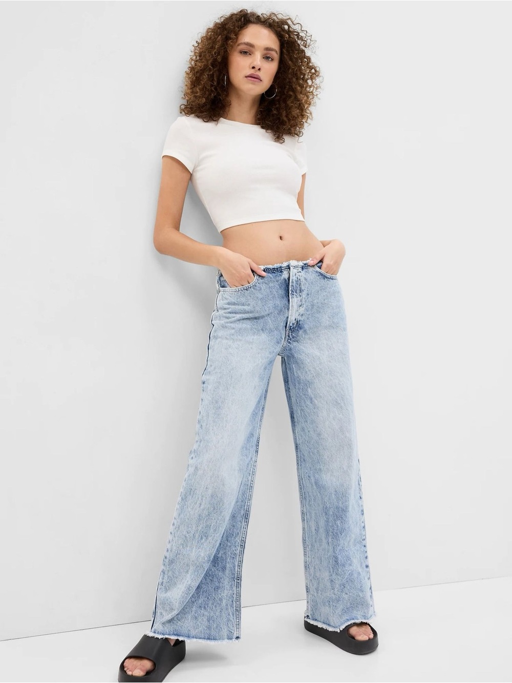 NWOT GAP Wide Baggy Low Rise Acid Wash Jeans Women’s 28/6 - Picture 2 of 14
